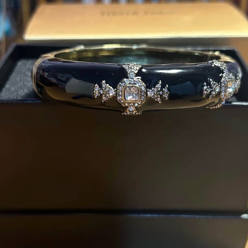 HEIDI DAUS “Day and night” Crystal and enamel bangle bracelet